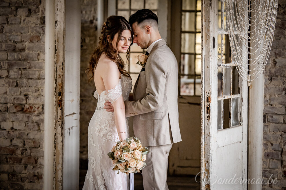 Huwelijksfotograaf Laura en Valentino Poortgebouw Oud-Rekem